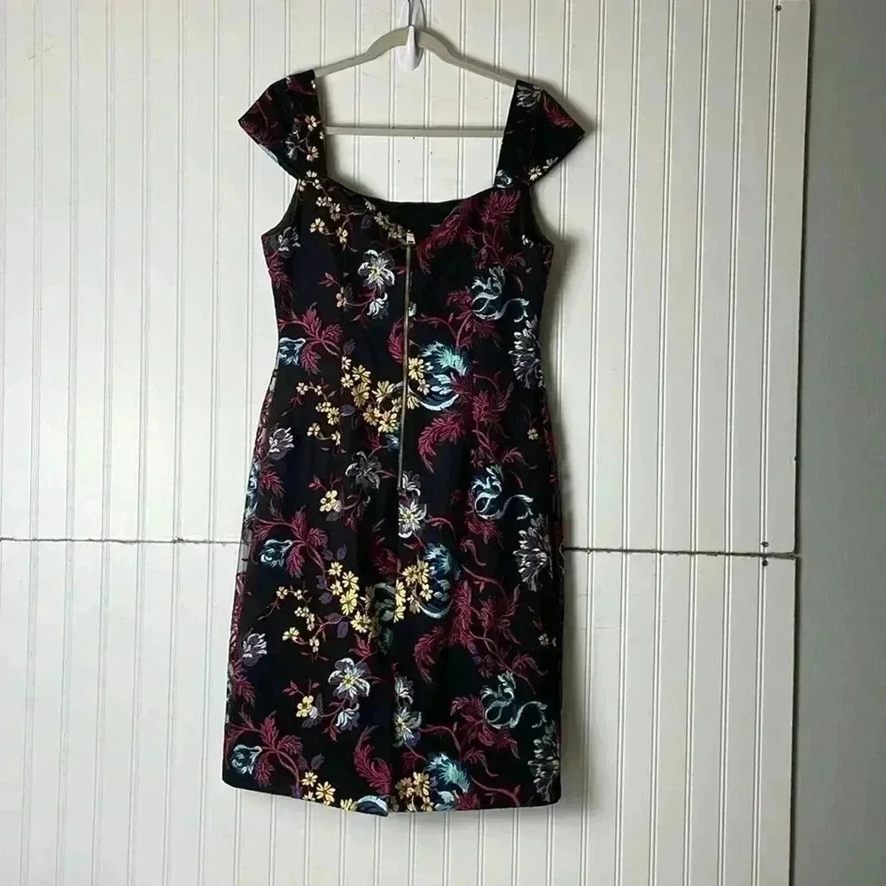 Nicole Miller Heavily Embroidered Black dress. Size 12 work party vacation date - Picture 2 of 5